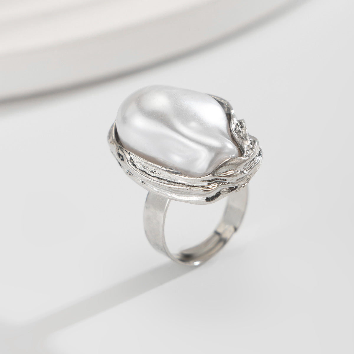 Luxury Baroque Pearl Statement Rings – Timeless Elegance for Modern Women