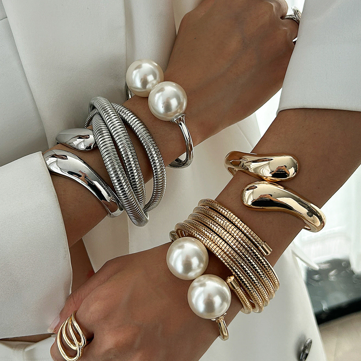 Pearl Multi-Layer Spring Bracelet