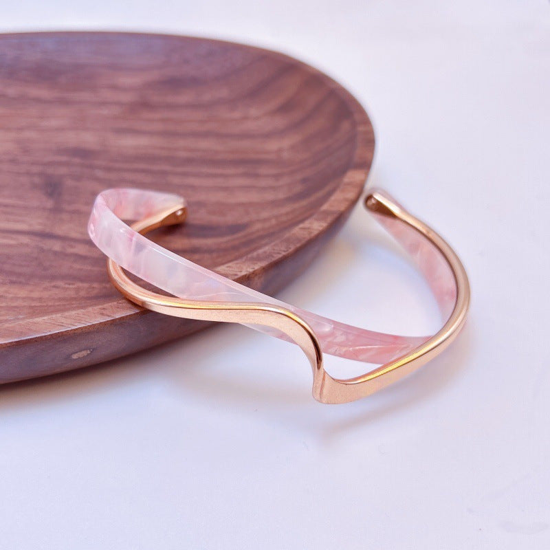 Luxe Curve | Modern Statement Bracelet