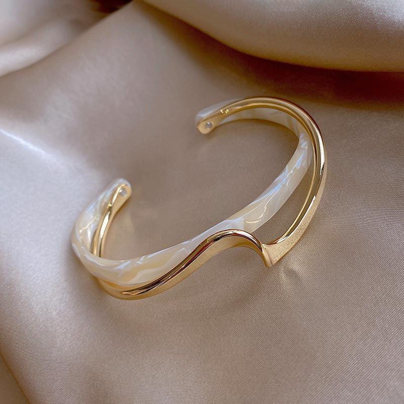 Luxe Curve | Modern Statement Bracelet
