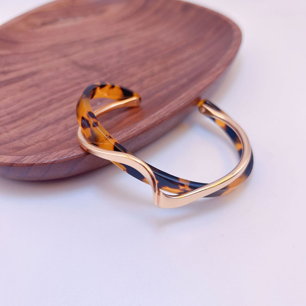 Luxe Curve | Modern Statement Bracelet
