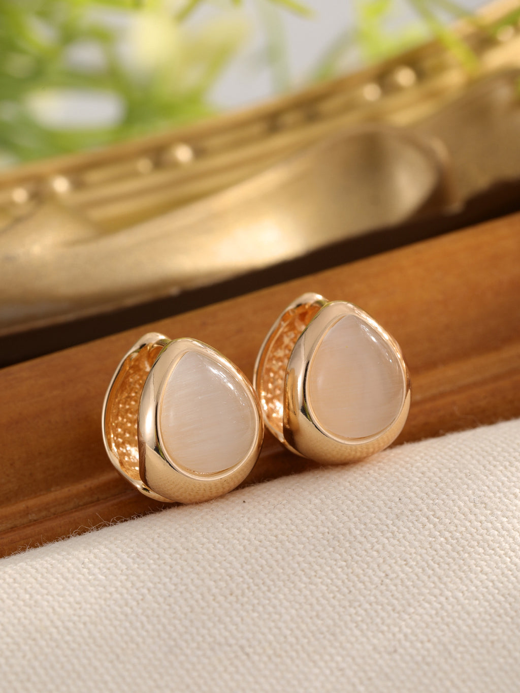 Feline Mystique | Cat's Eye Teardrop Earrings
