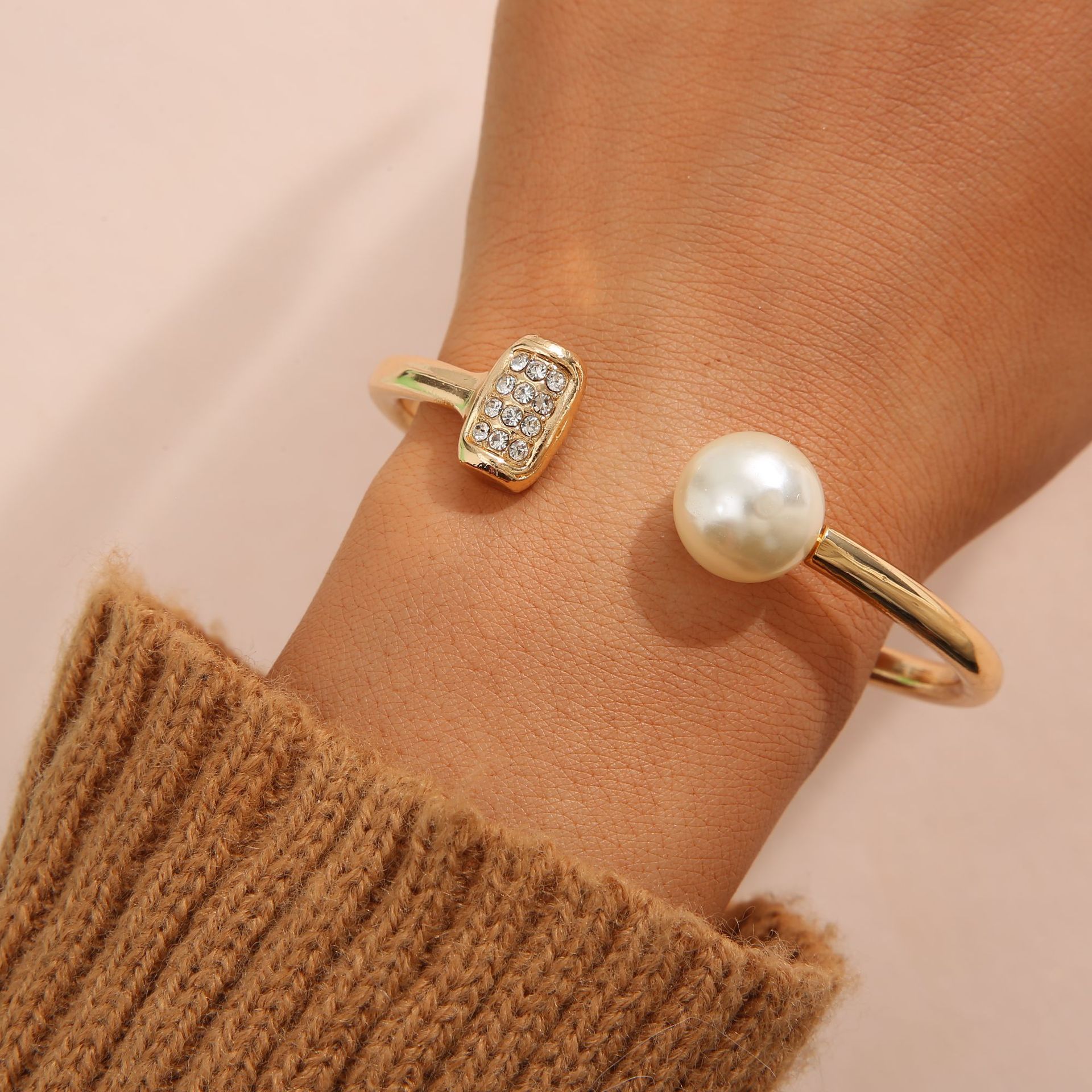Pearl & Alloy Statement Bracelet | Retro Minimal | Luvia
