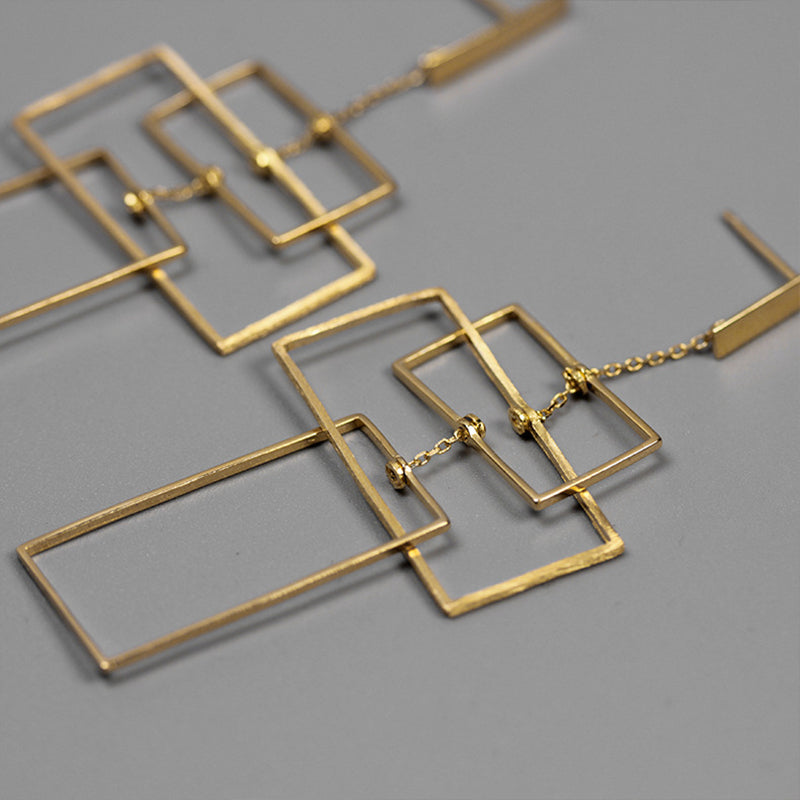Minimal Gold Drop Earrings – Elegant Women’s Luxury Statement