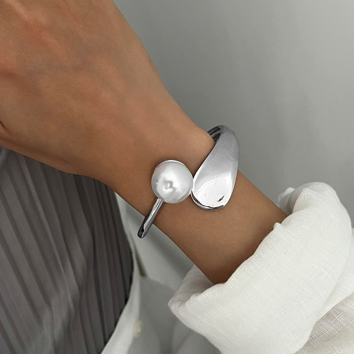 Pearl Open Cuff Bracelet – Gold & Silver Minimal Luxury Jewelry for Women