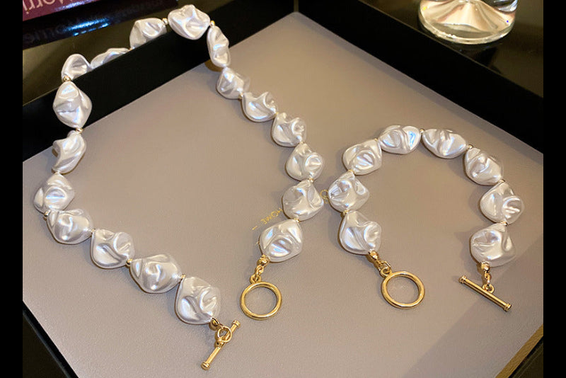 Luxury Pearl Necklace and Bracelet Set for Special Moments
