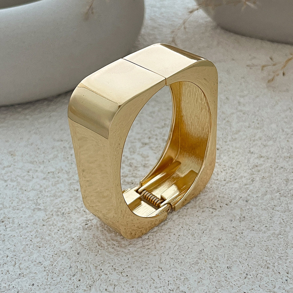 Chunky Gold Cuff Bracelet for Women – Bold Minimalist Statement Jewelry