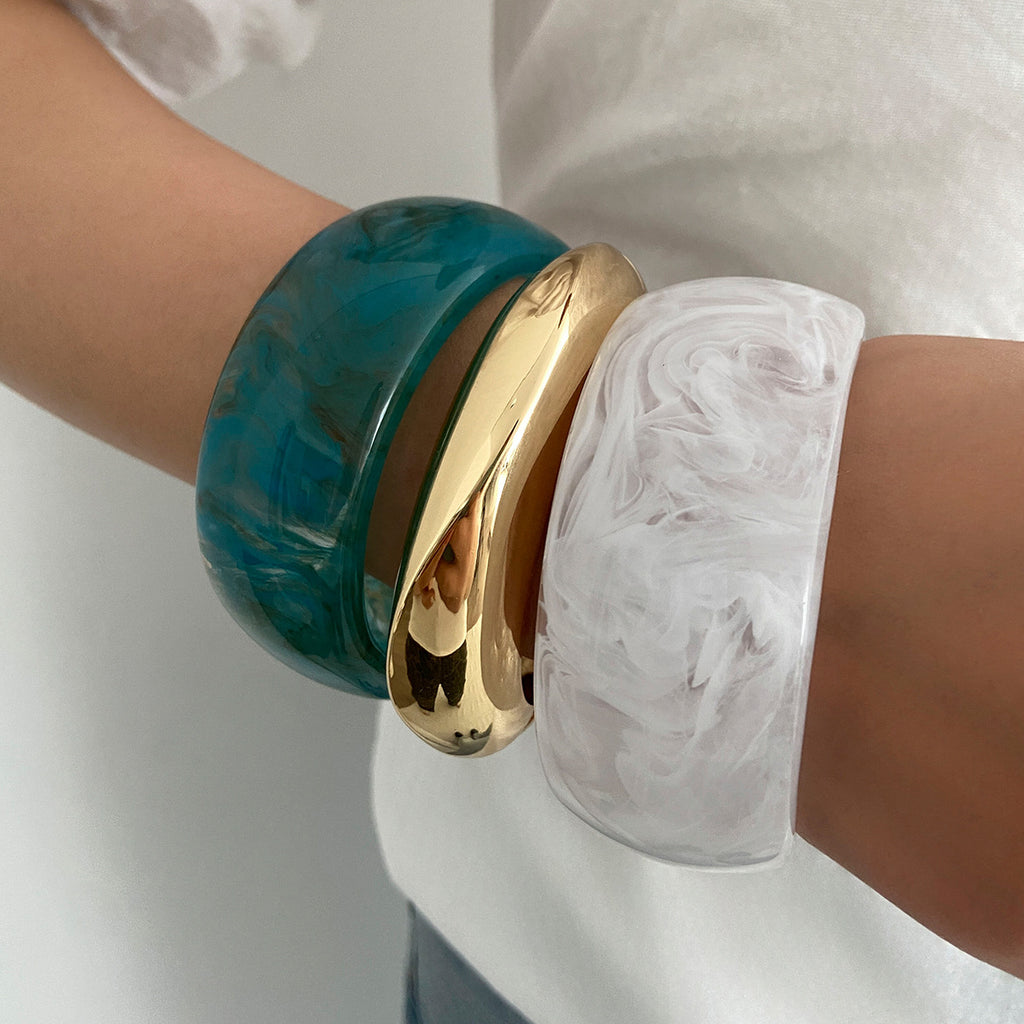 Translucent Resin Bracelet – Bold & Minimalist Statement Jewelry