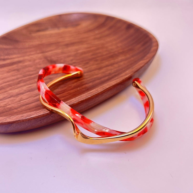 Luxe Curve | Modern Statement Bracelet