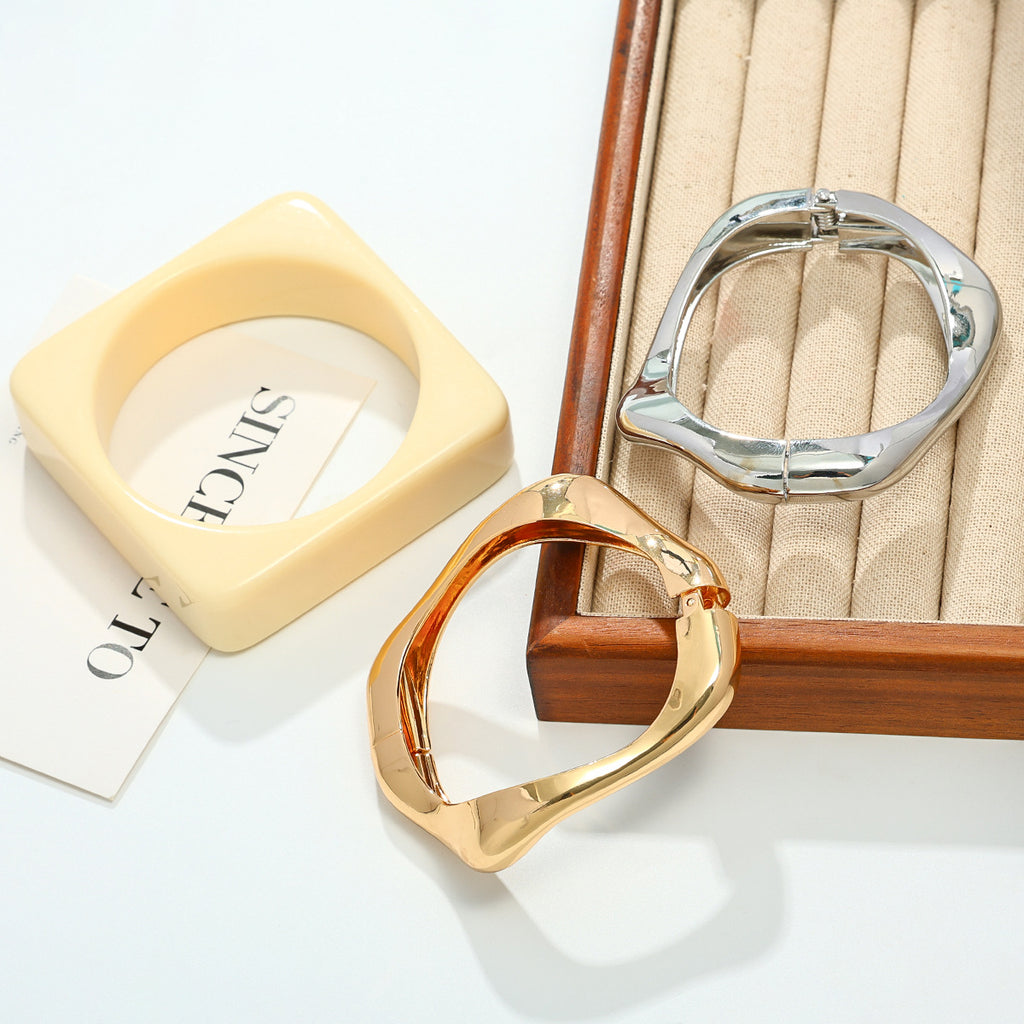 Retro Shine | Glossy Metal Cuff Bracelet
