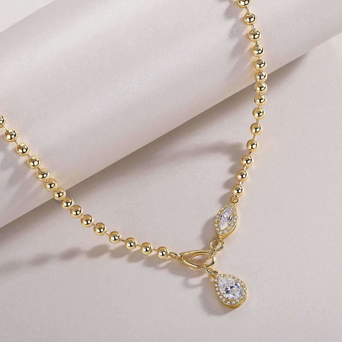 Pear Cut Moissanite Pendant Necklace – 925 Sterling Silver | 6×9mm | 40cm Chain