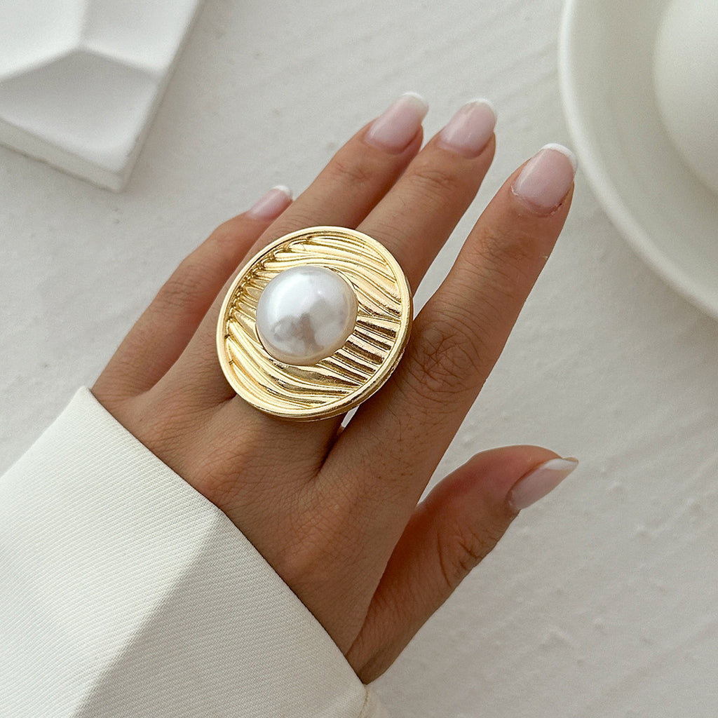 Gold Geometric Pearl Ring for Women – Irregular Winding Statement Ring