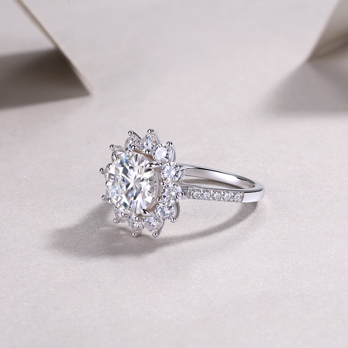 Luxury Halo Engagement Ring for Women – Brilliant Cut Crystal Statement Ring | Elegant Wedding Jewelry