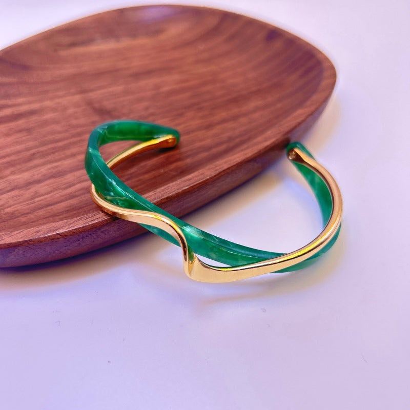 Luxe Curve | Modern Statement Bracelet
