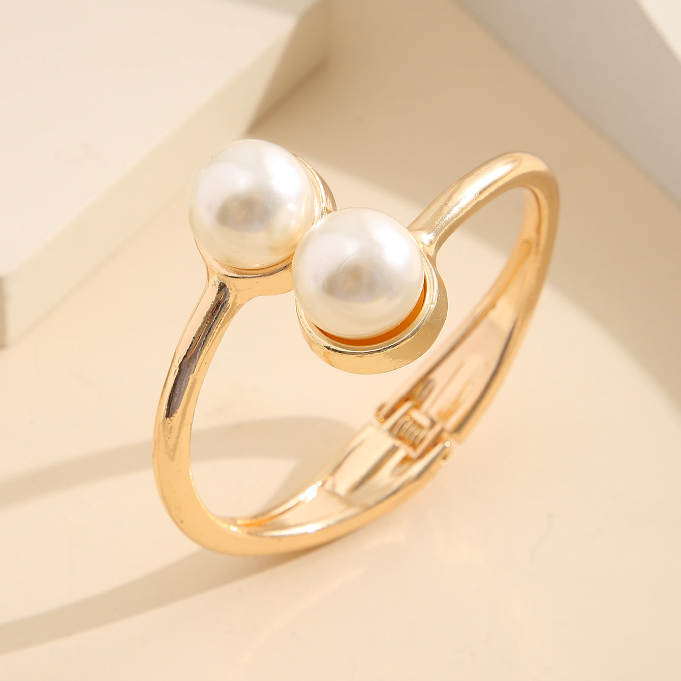 Pearl & Alloy Statement Bracelet | Retro Minimal | Luvia