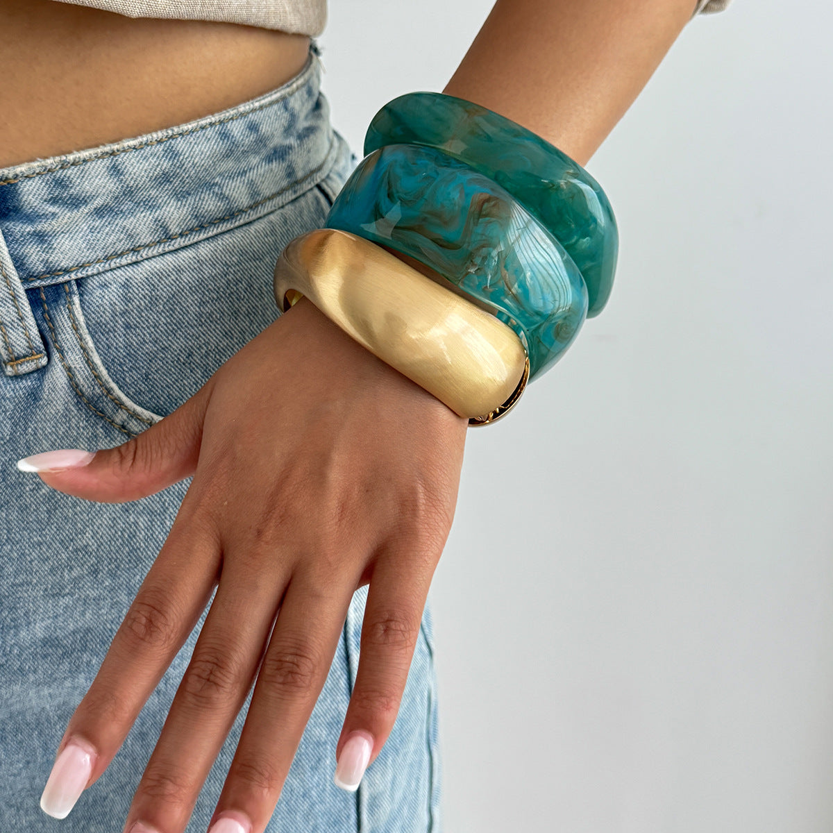 Peacock Blue Ombre Resin Bracelet | Vintage Artisan