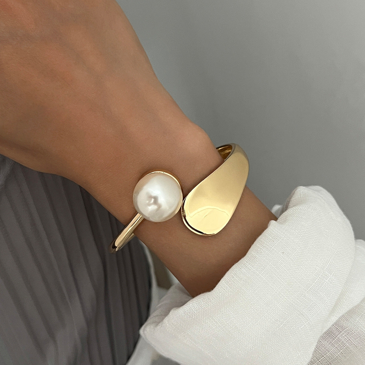 Pearl Open Cuff Bracelet – Gold & Silver Minimal Luxury Jewelry for Women