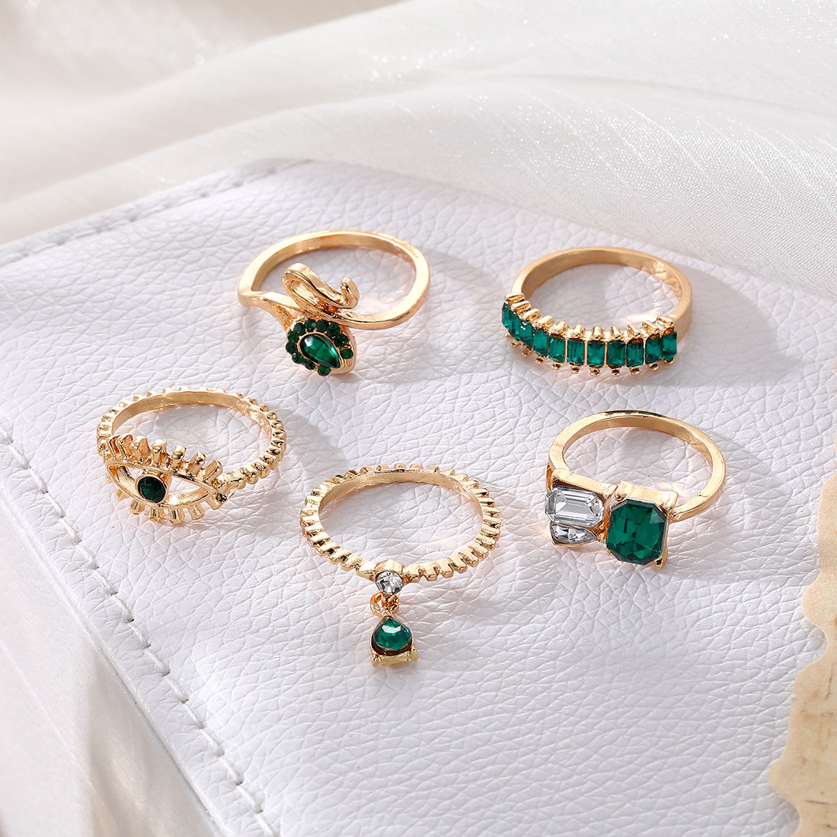 Emerald Gold Rings Set – Elegant Minimal Luxury Jewelry for Women