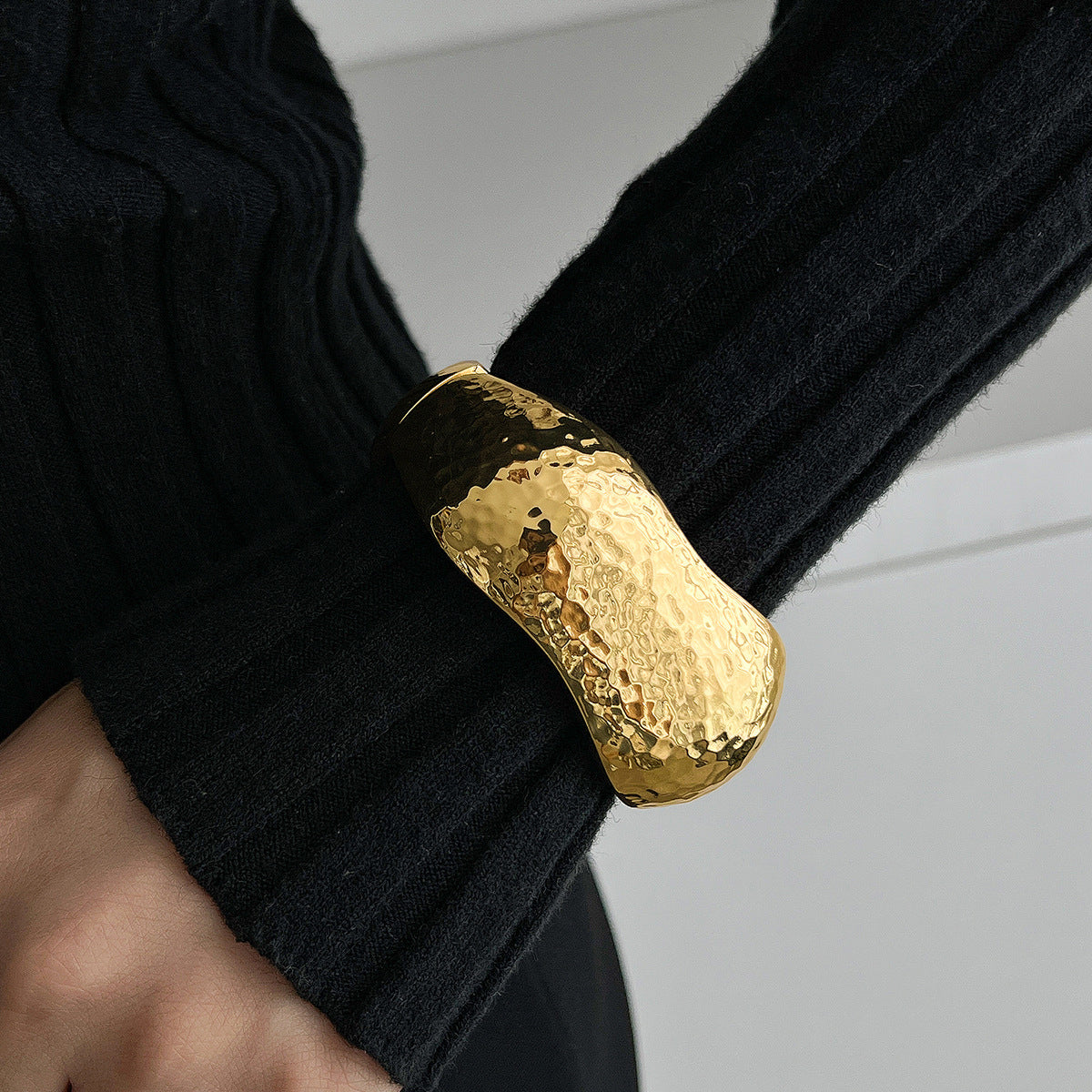 Wide Geometric Cuff Bracelet | Glossy Statement | Luvia