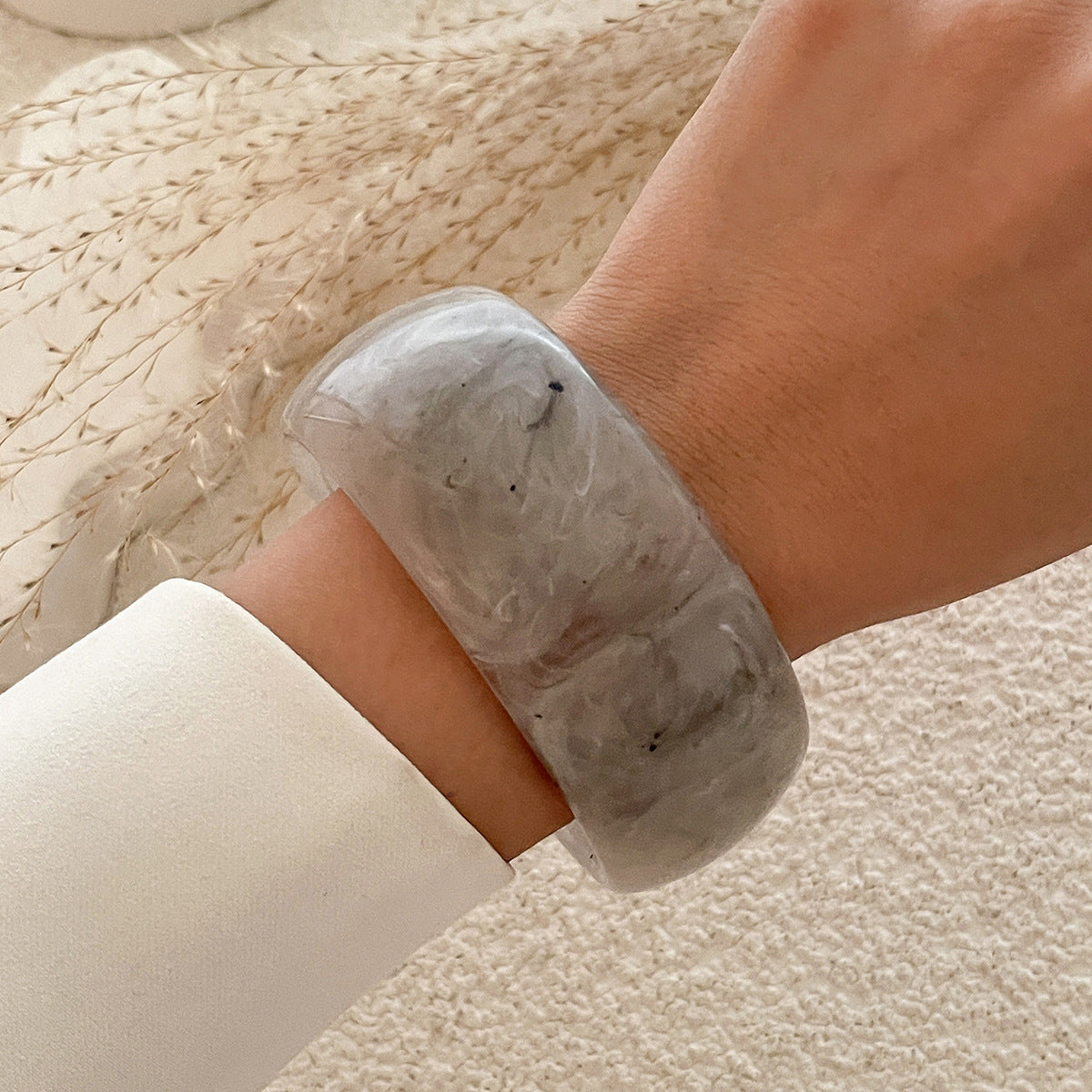 Chunky Resin Bangles – Bold Minimal Aesthetic Bracelet Stack for Women